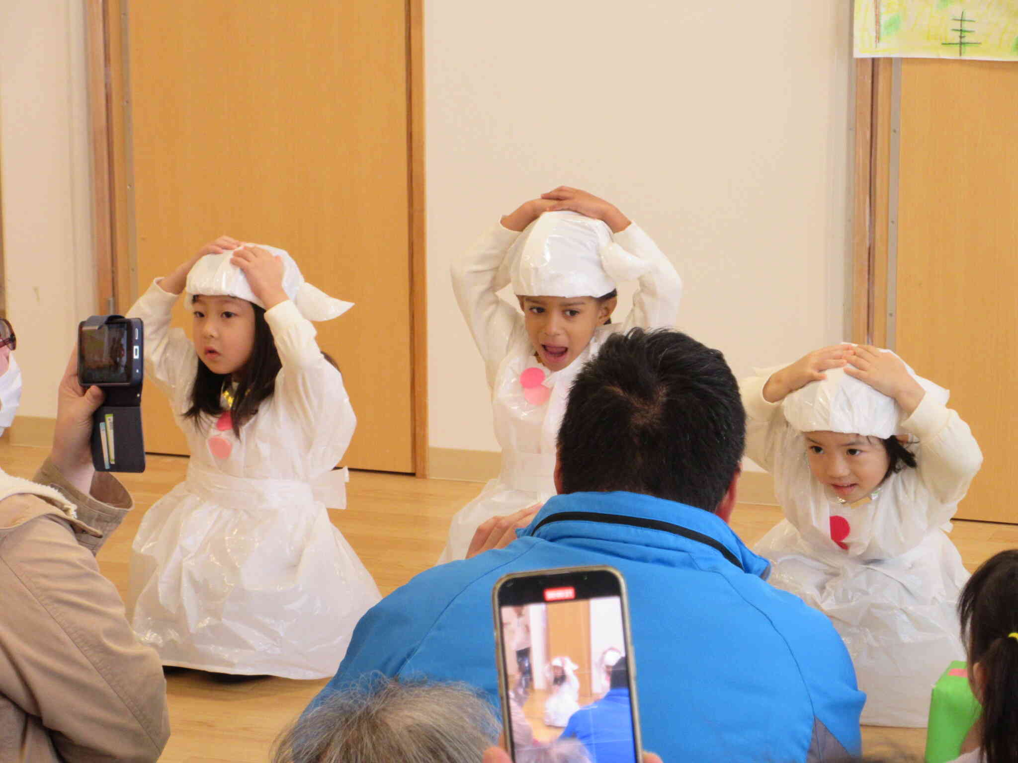 ダンスの息もバッチリ揃っています！