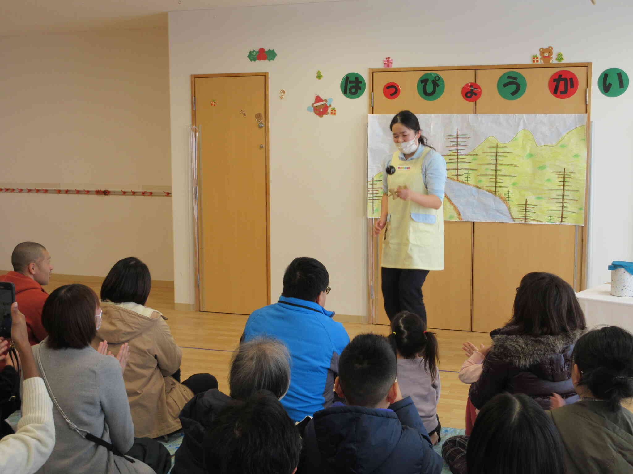 職員の発表タイム。けん玉を披露しました！