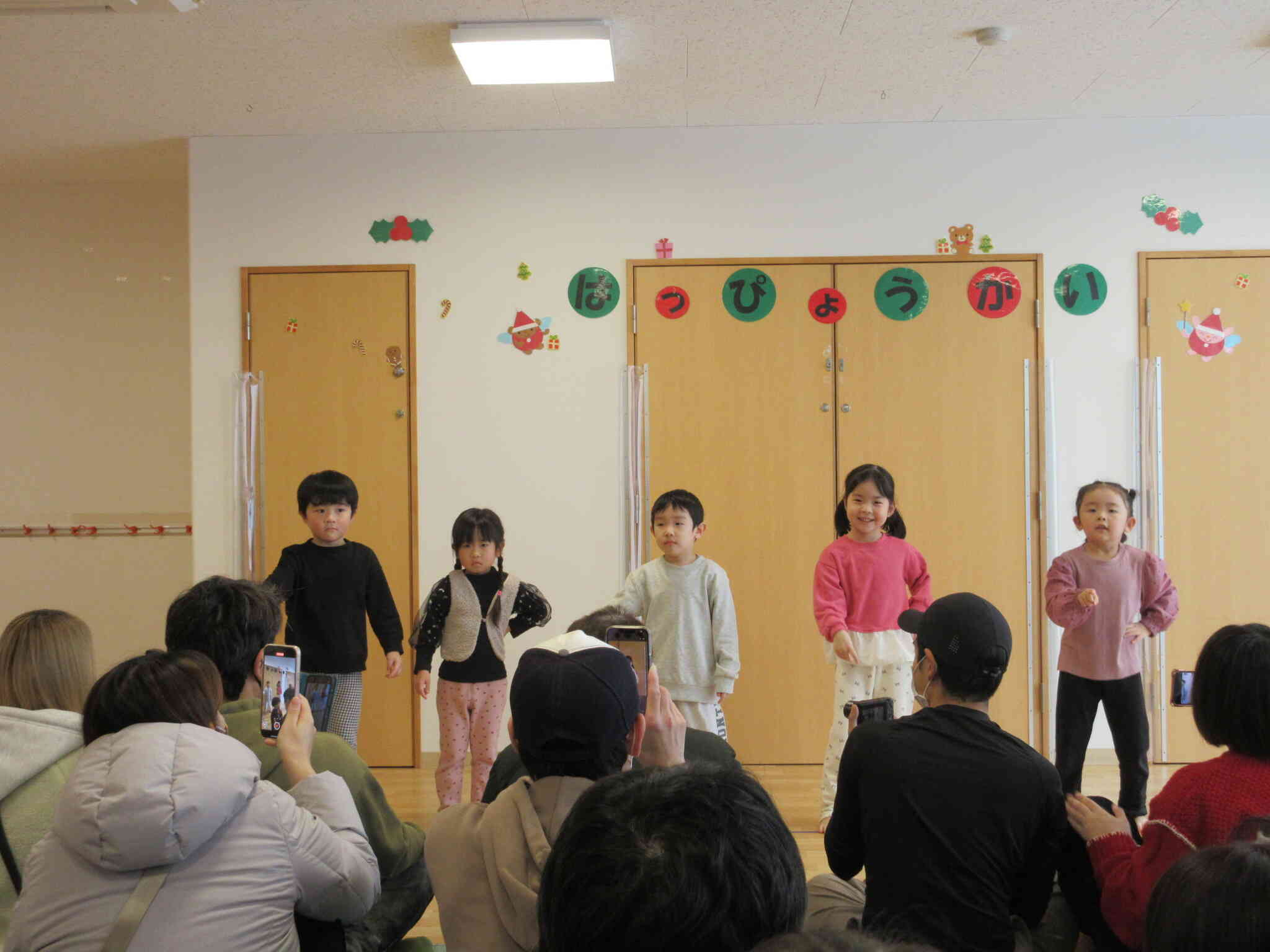 最後はダンスタイム！音楽に合わせてノリノリです