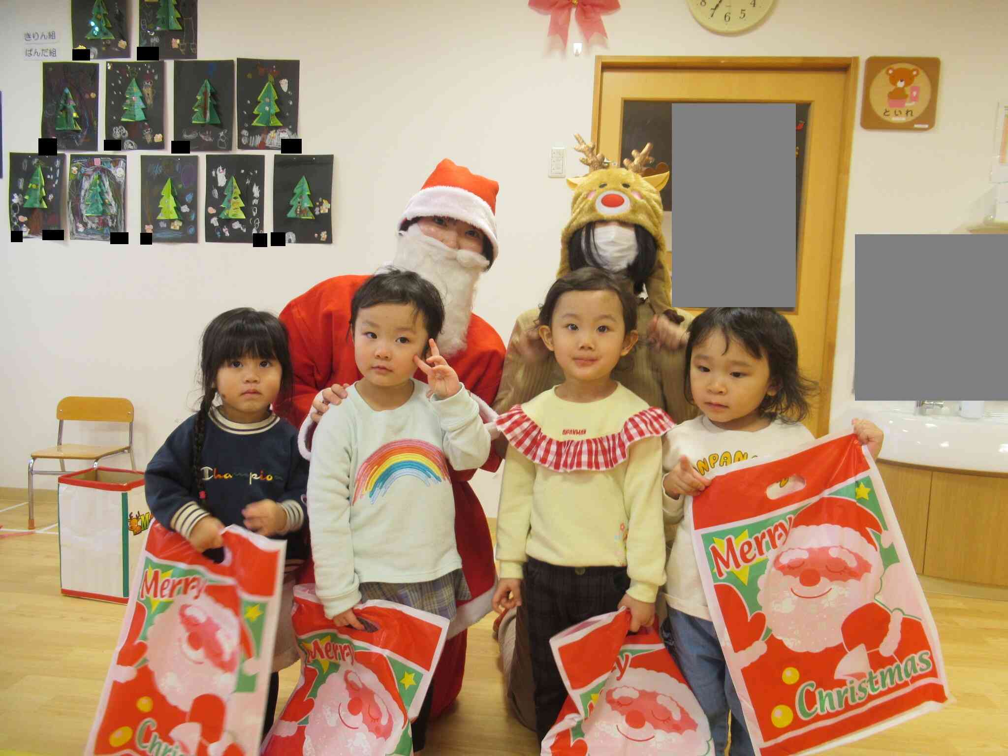 うさぎ組(2歳児)クラスのお友達とパシャリ!