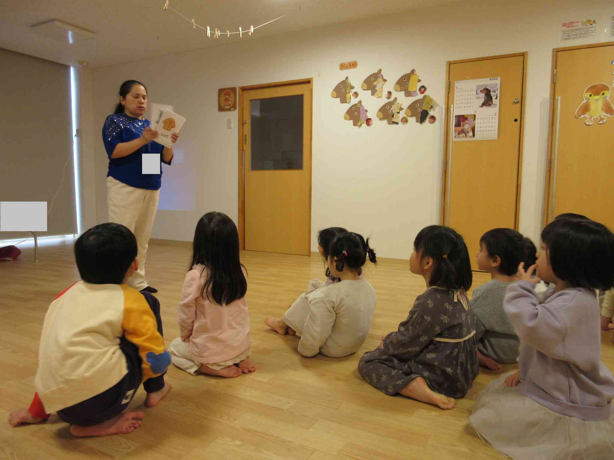 最後は単語カード…冬にまつわる単語を教えてもらいました。