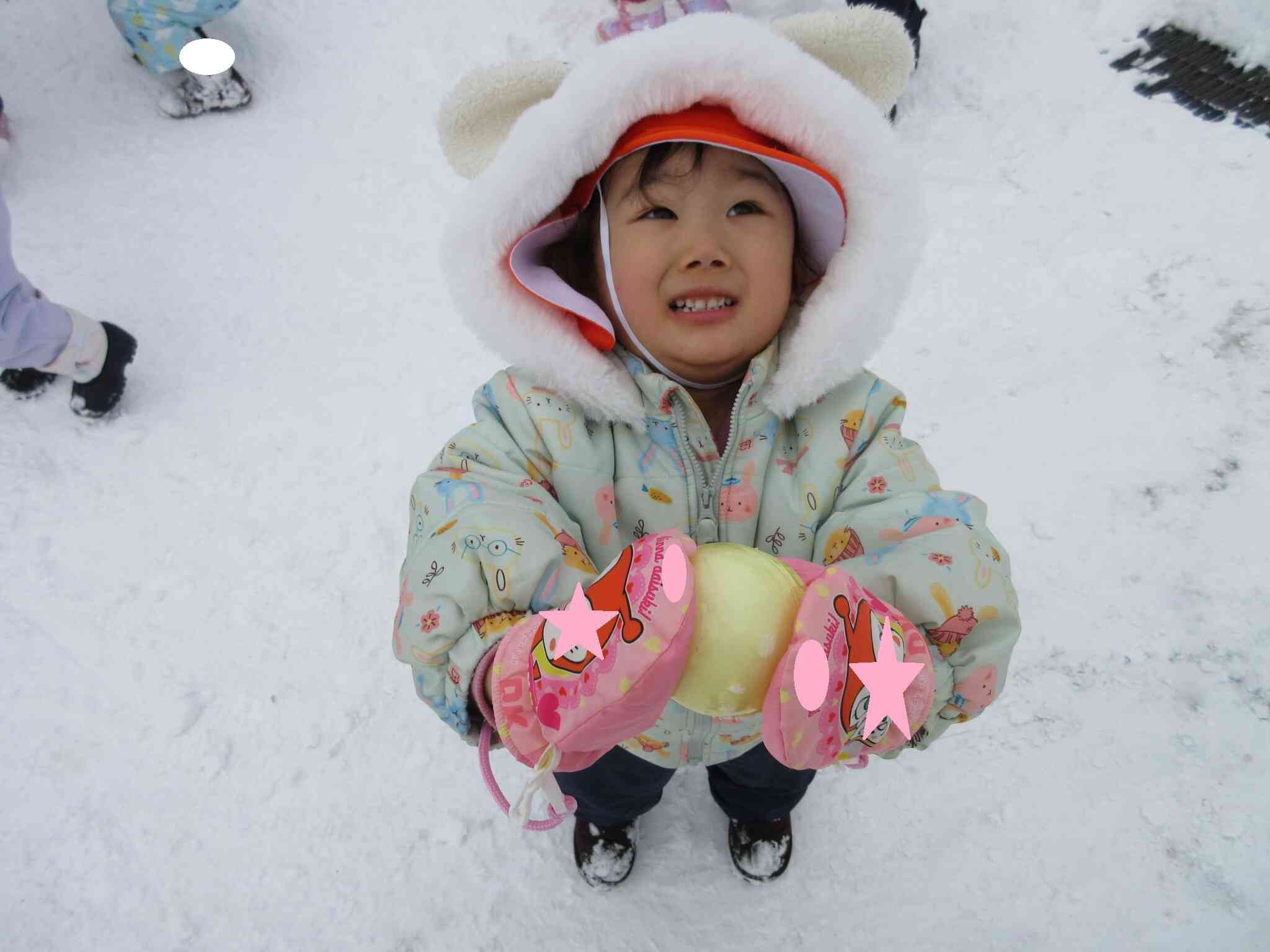 カプセルの雪玉も作れました。