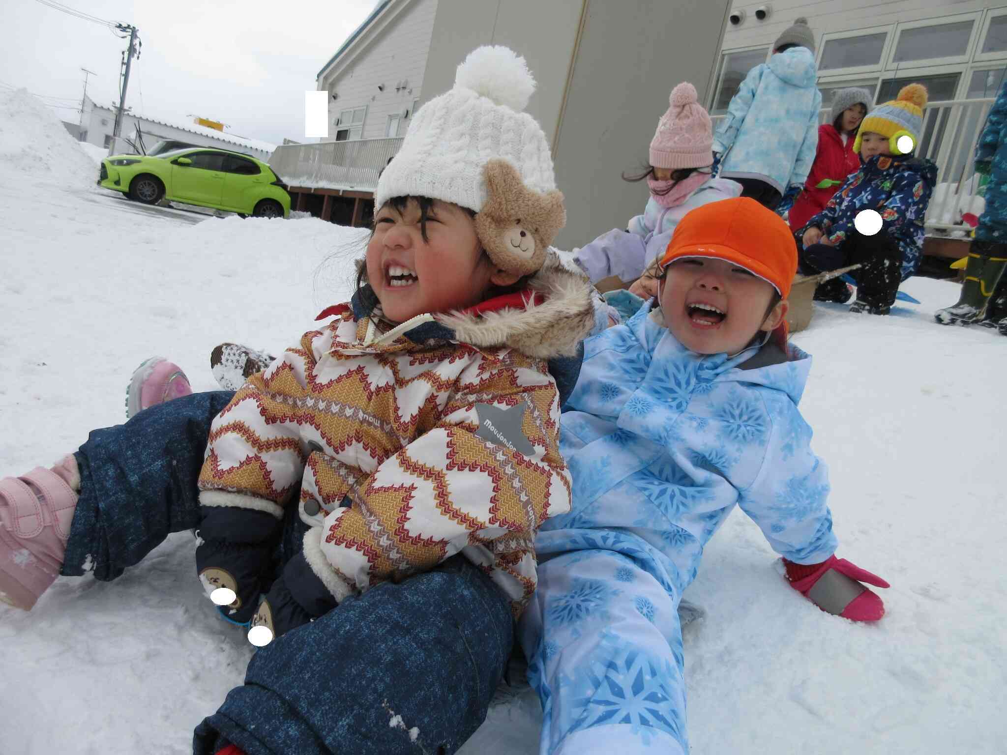 戸外活動：雪国秋田の子どもは元気いっぱいです！！