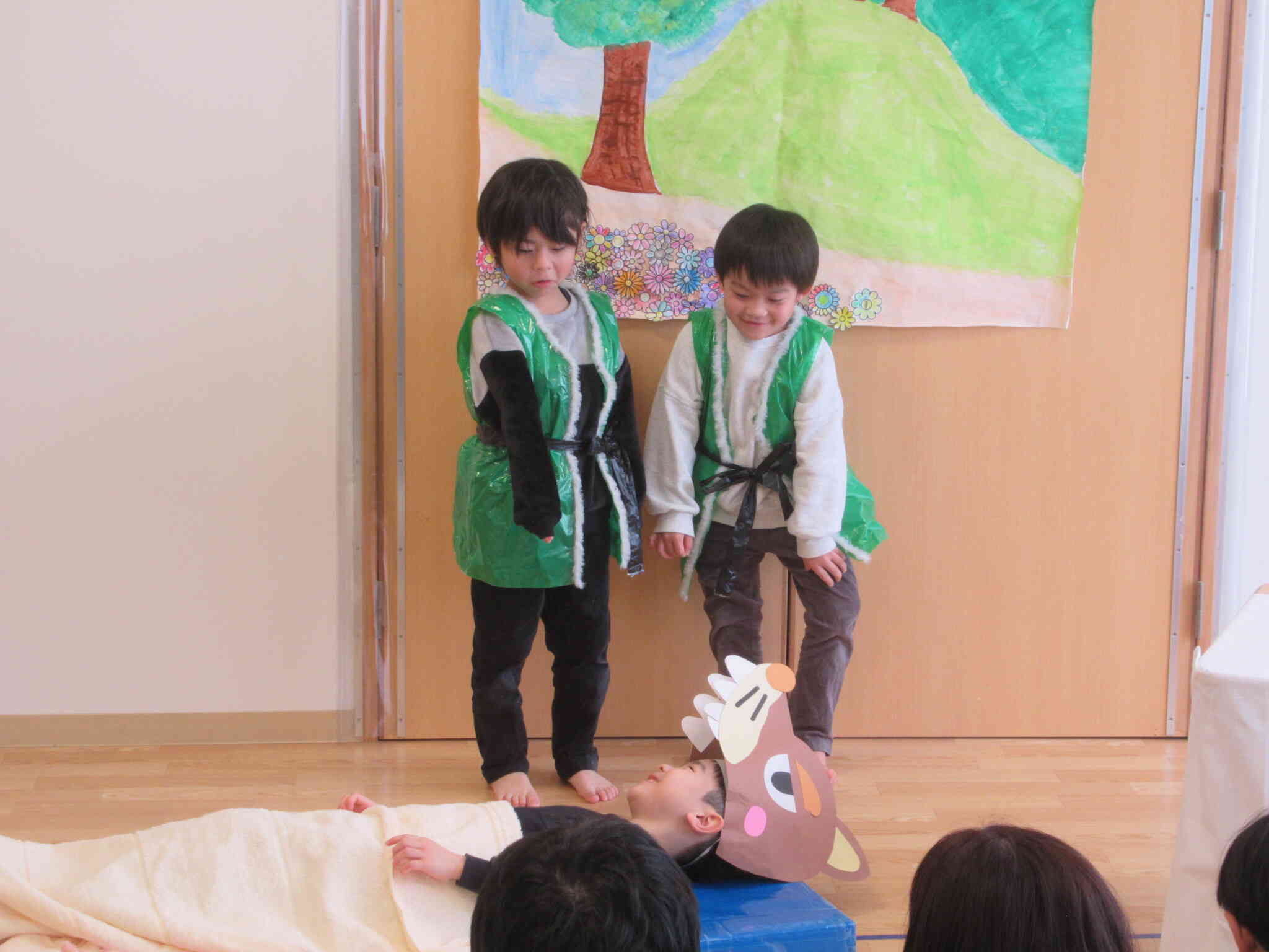 おじいさんのベットにオオカミが寝ているのを発見！