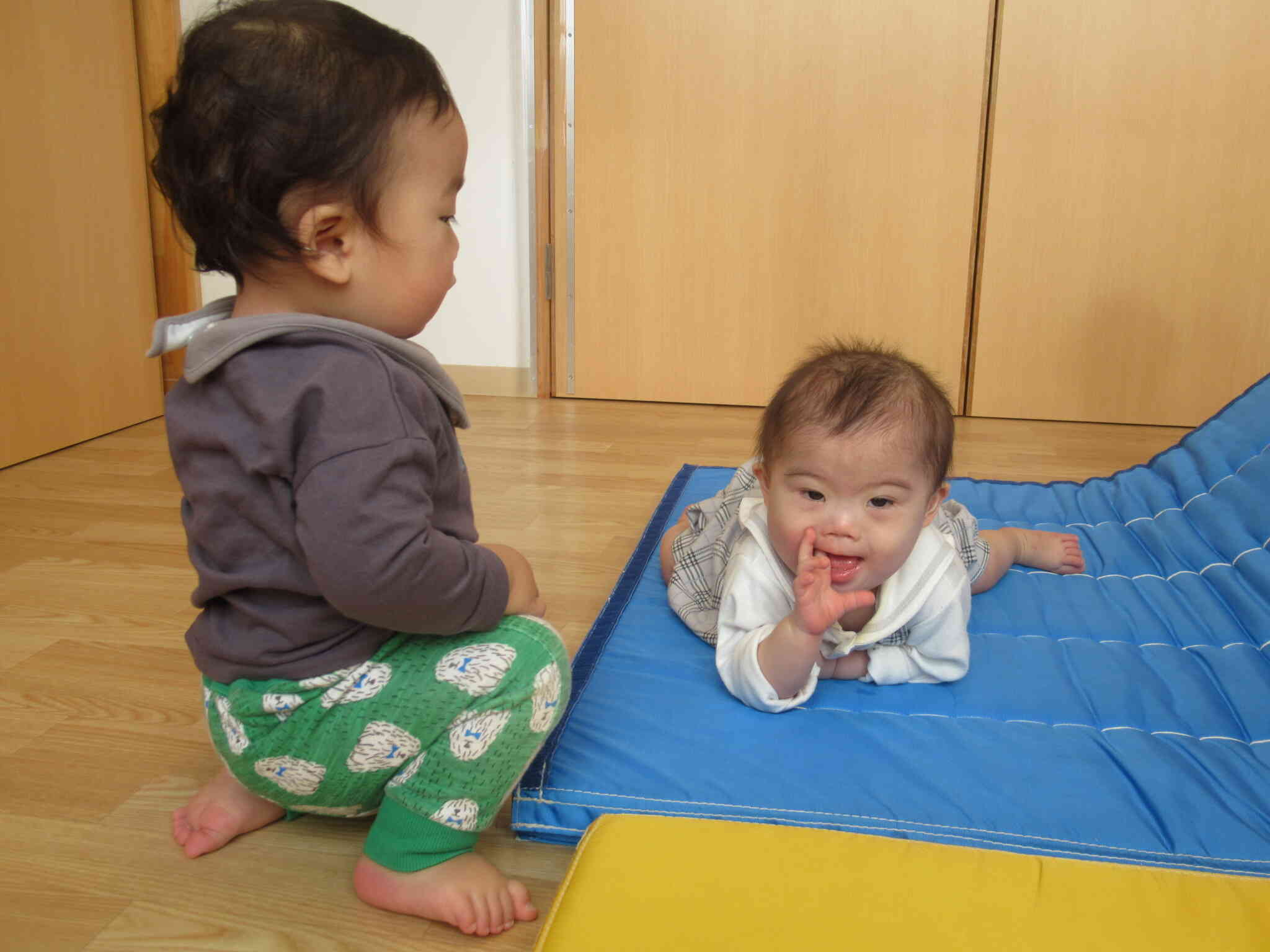 マットの上楽しいなあ〜