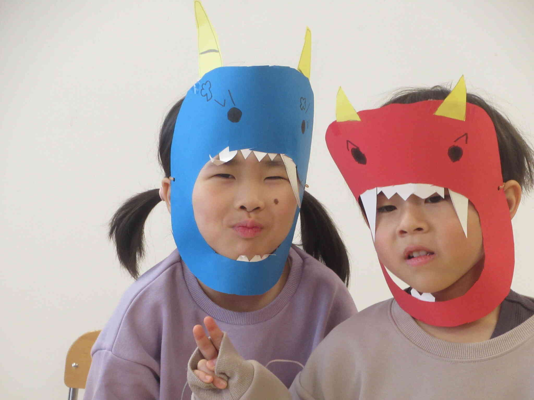 キリッとした表情の強そうなお面を作ったようです。