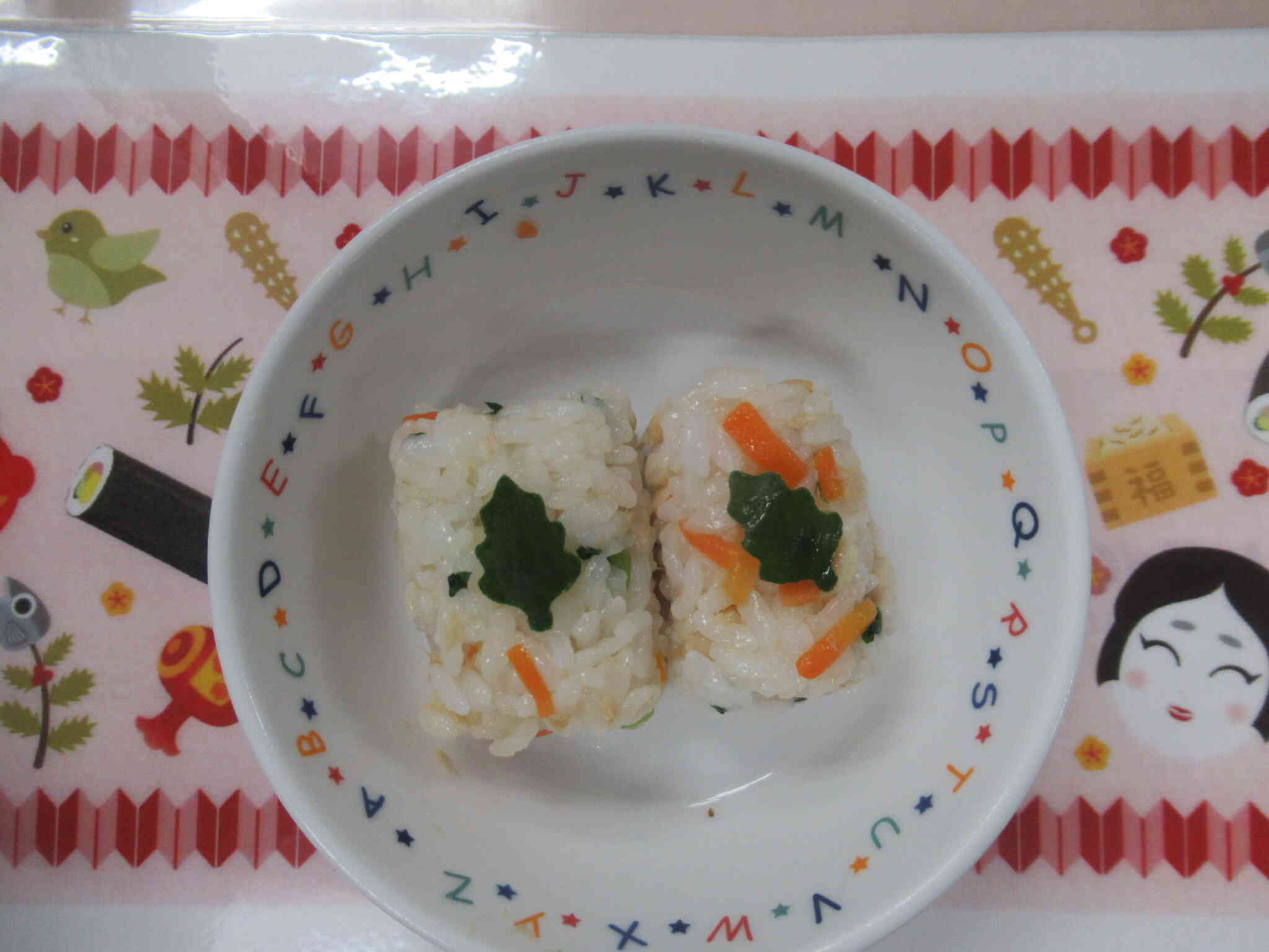 おやつのおにぎりにもヒイラギが！