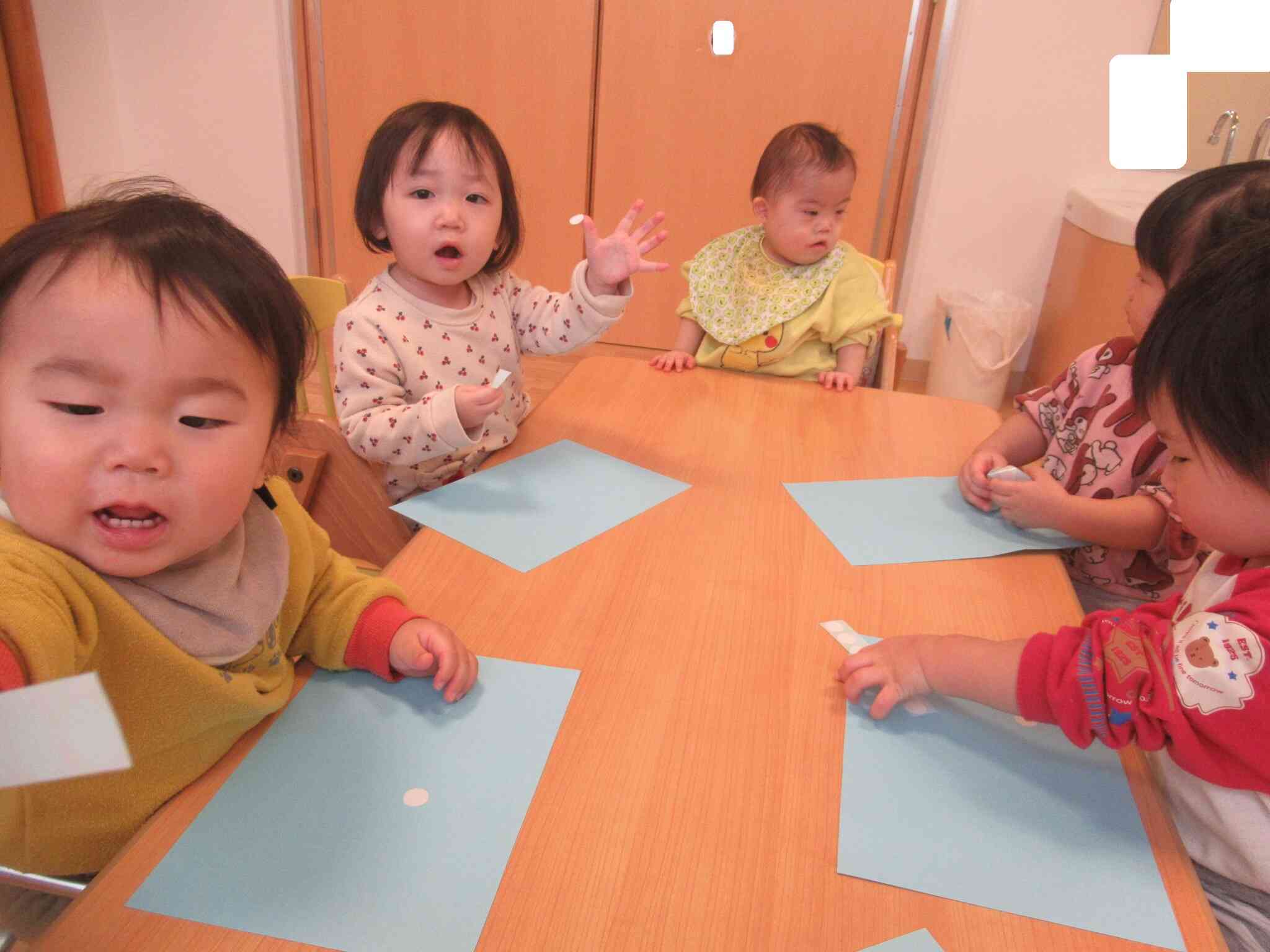 おもいっきり遊ぶ・おもいっきり寝る(0歳児)