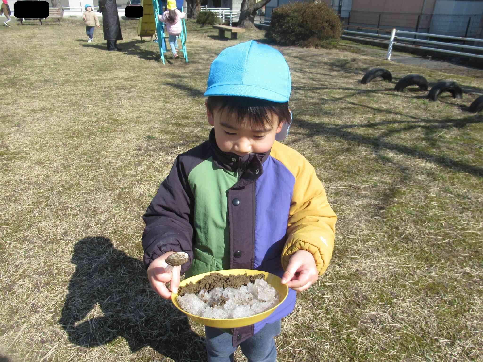 大好きな砂遊び