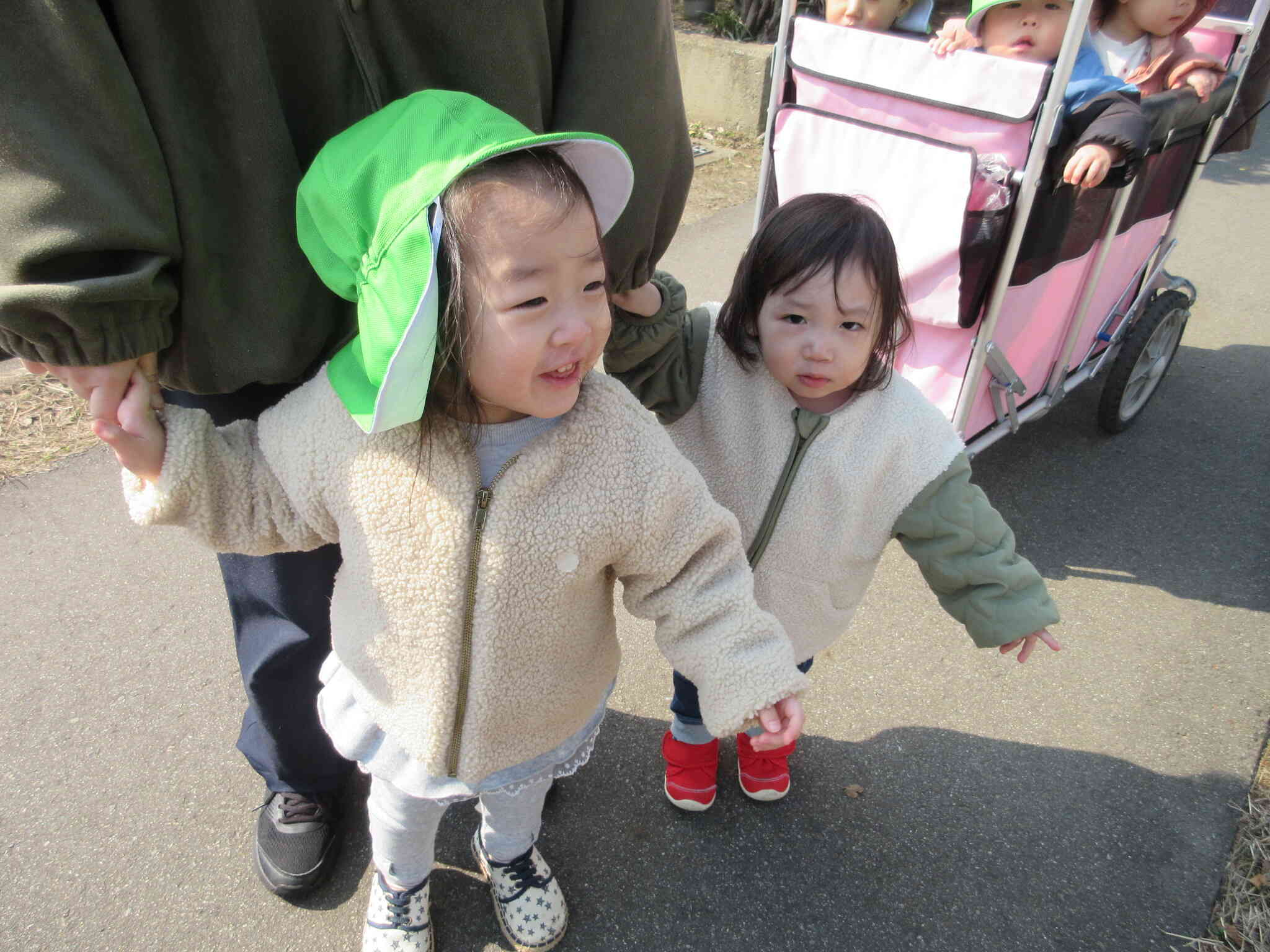 大好きなお散歩①（0.1歳児→今1.2歳児）