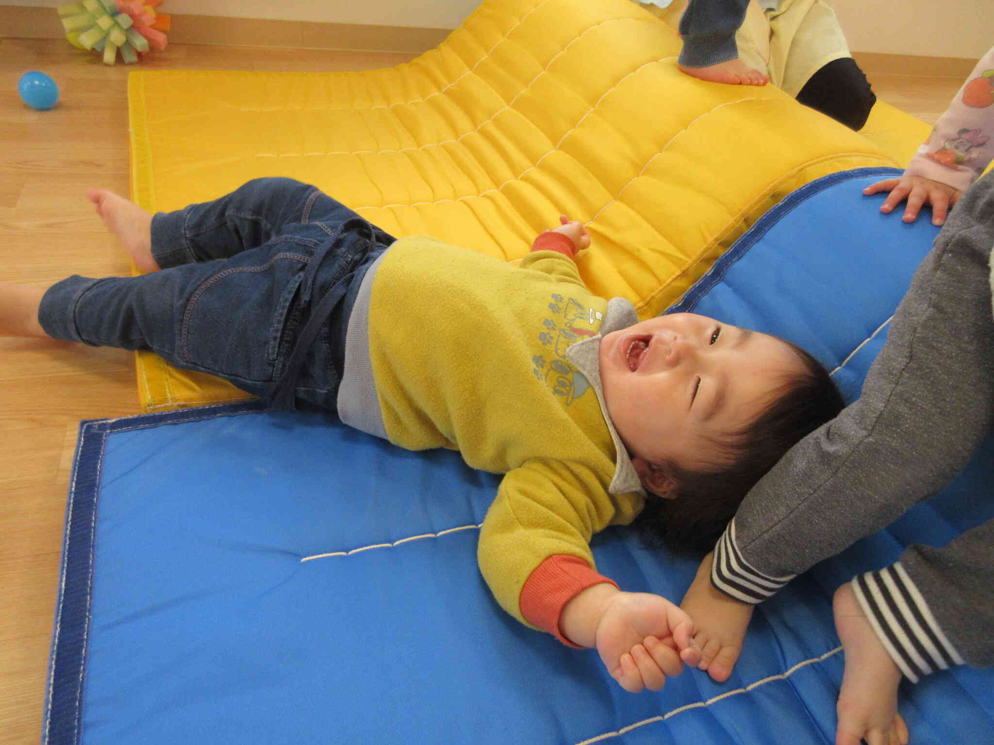 豪快に遊んでいます