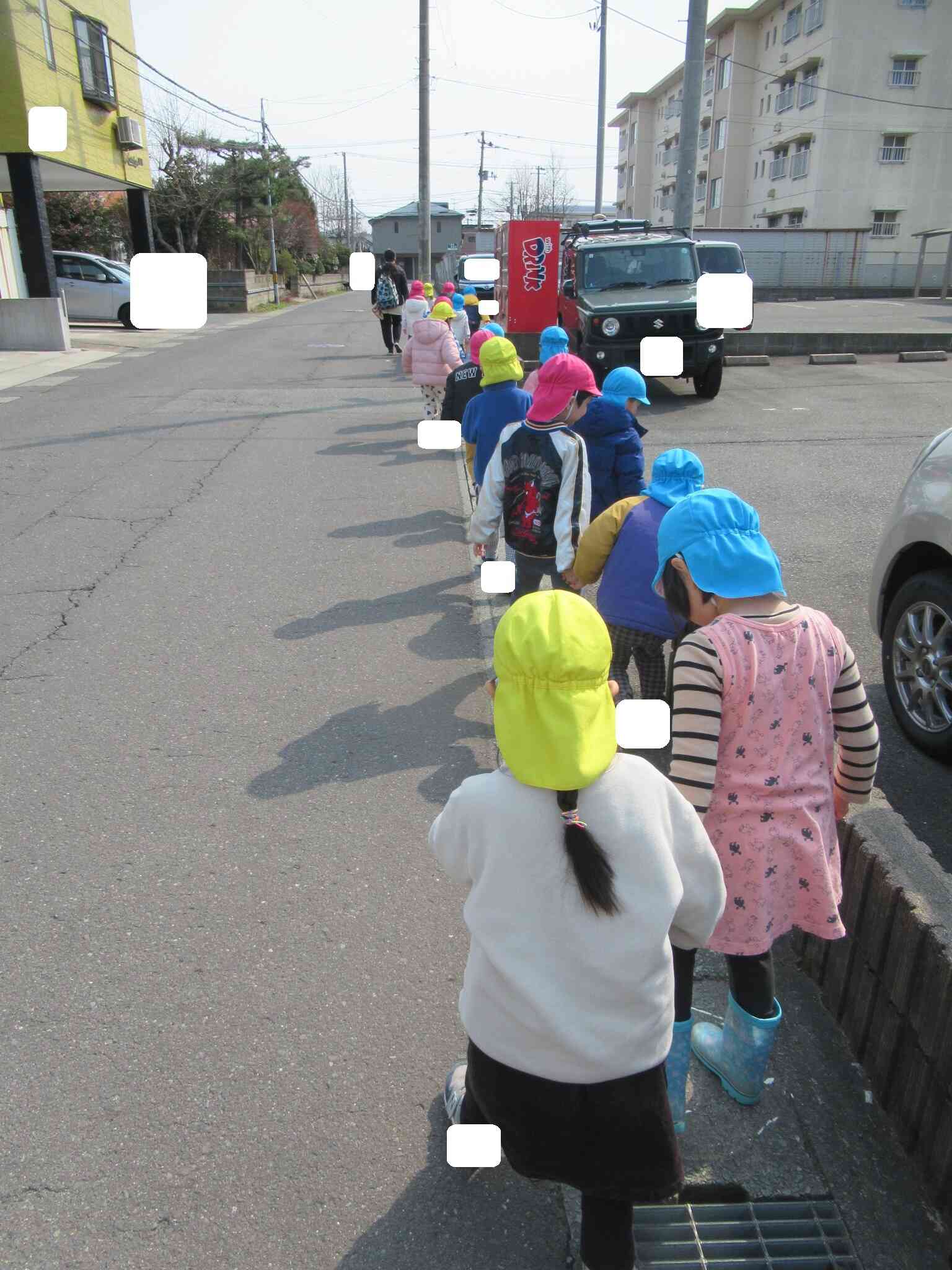 おもいっきり戸外活動①(3.4歳児→今4.5歳児)