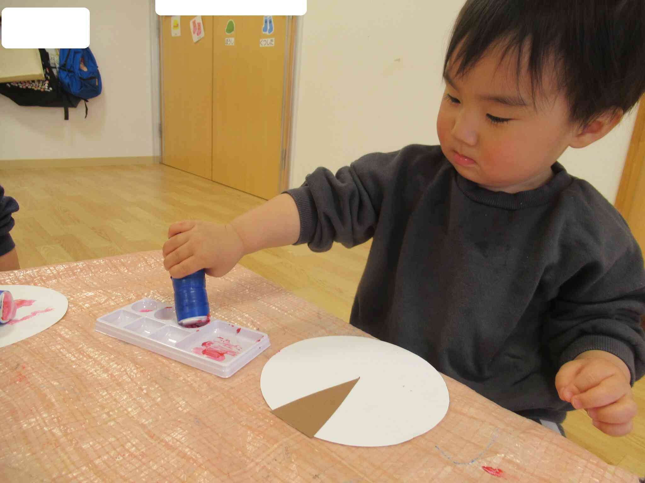 製作活動(2歳児)