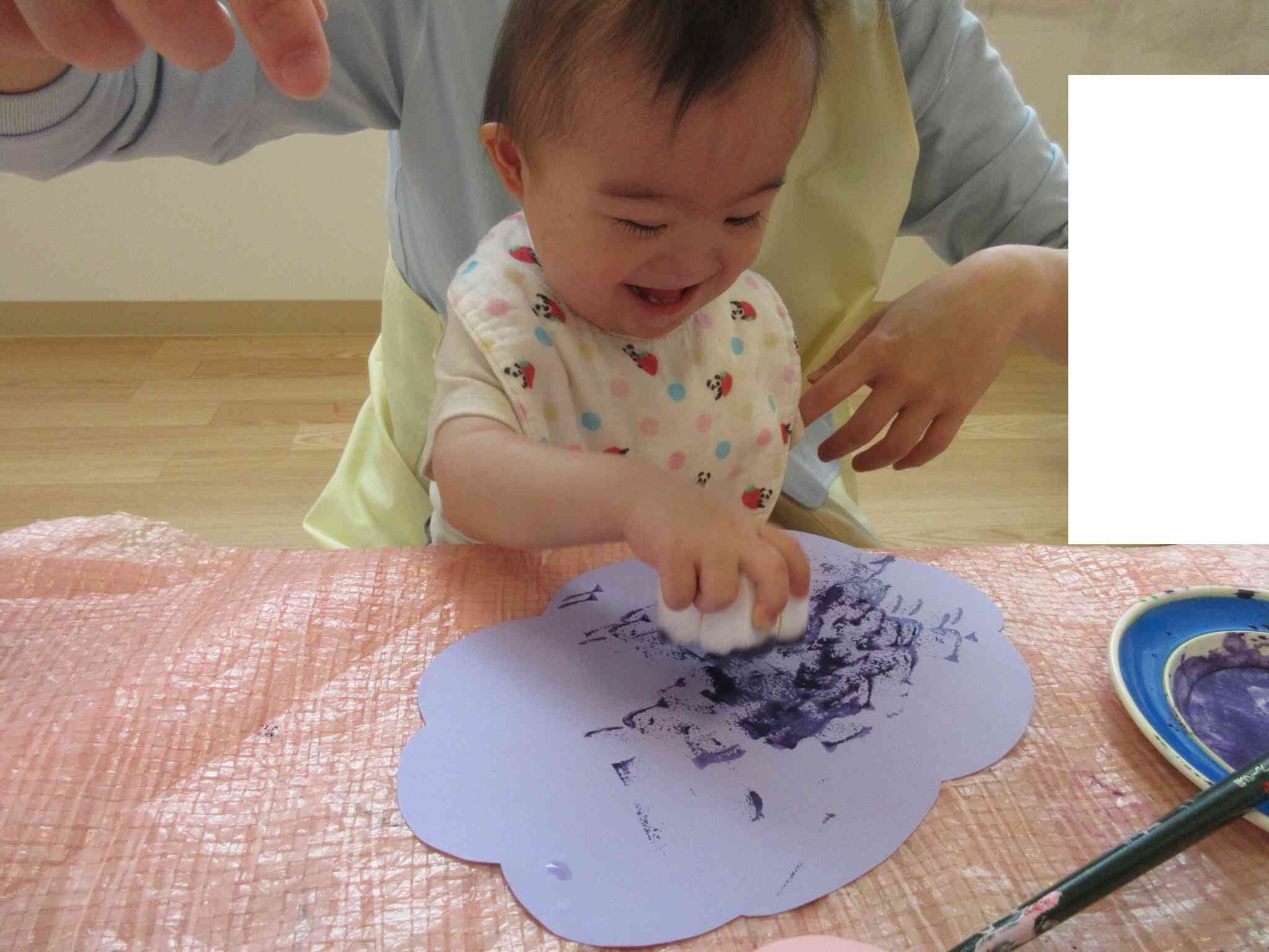 おもいっきり製作活動(1歳児)