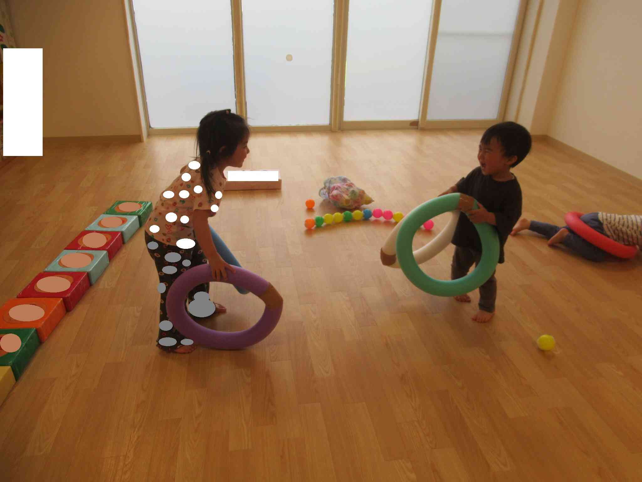 フラフープでくるくる～