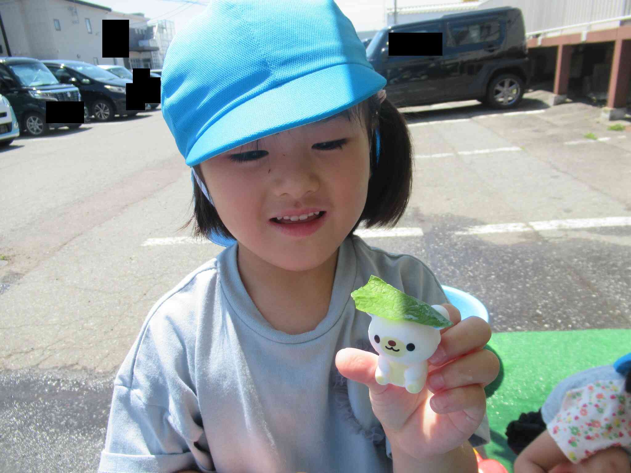 水遊びの時間にもたくさんの学びが...(4.5歳児)