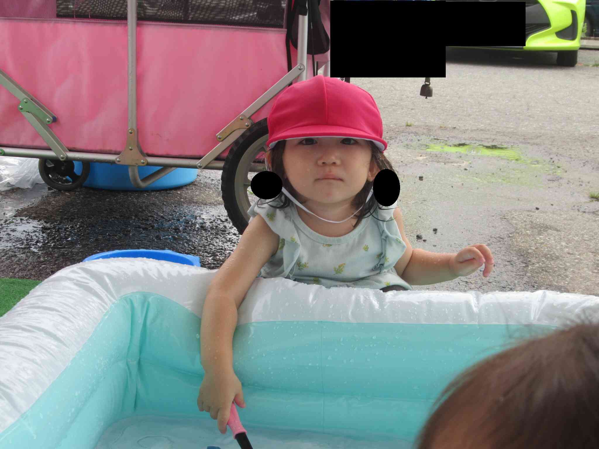 監視員さんと...(1歳児)