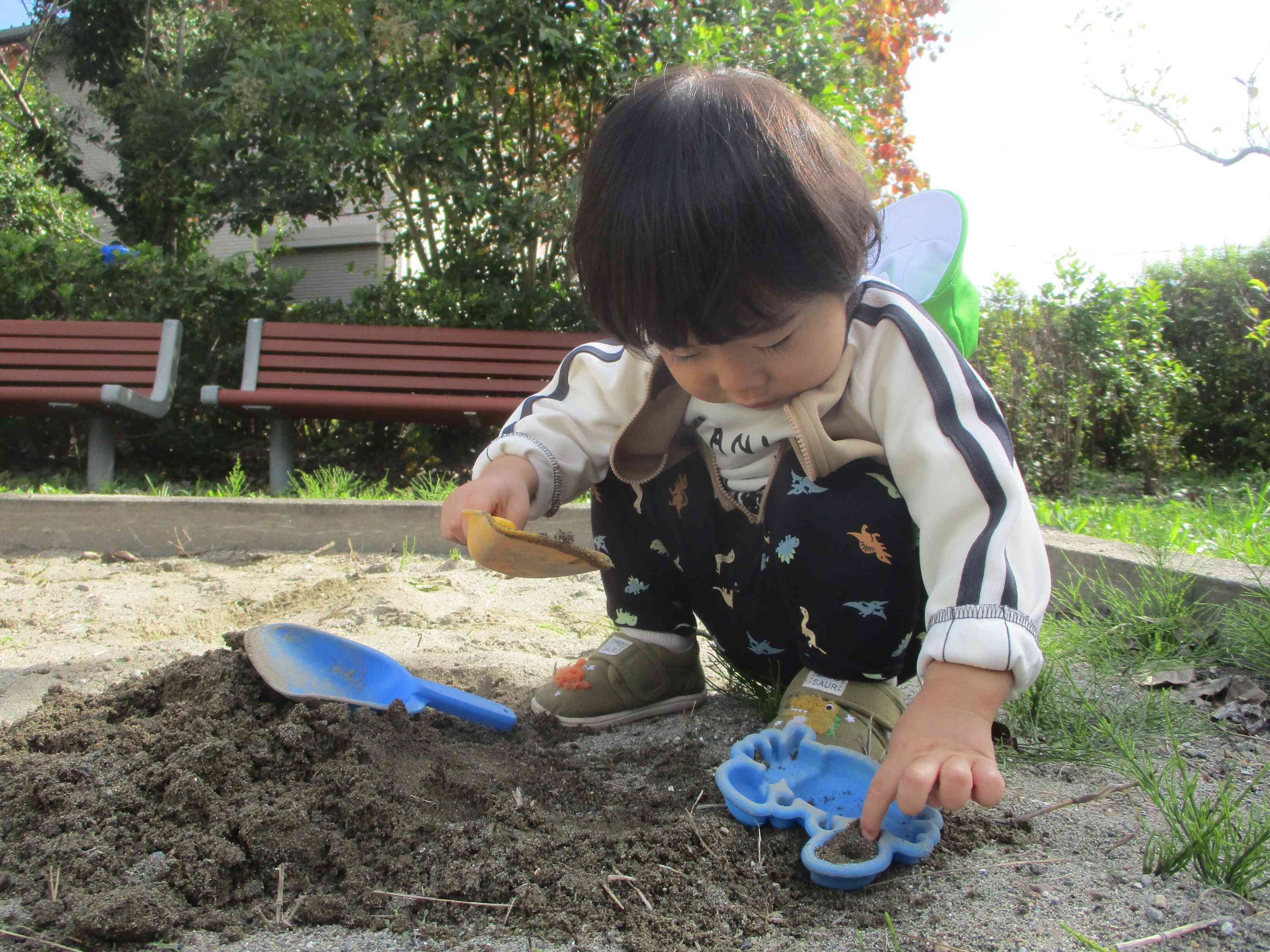 指でツンツン！