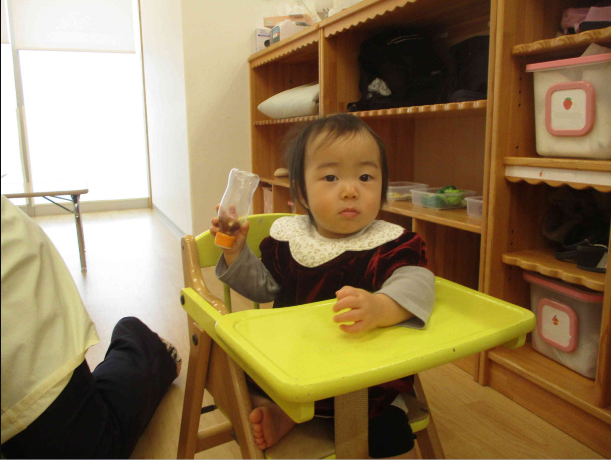 マラカスをシャカシャカ♪