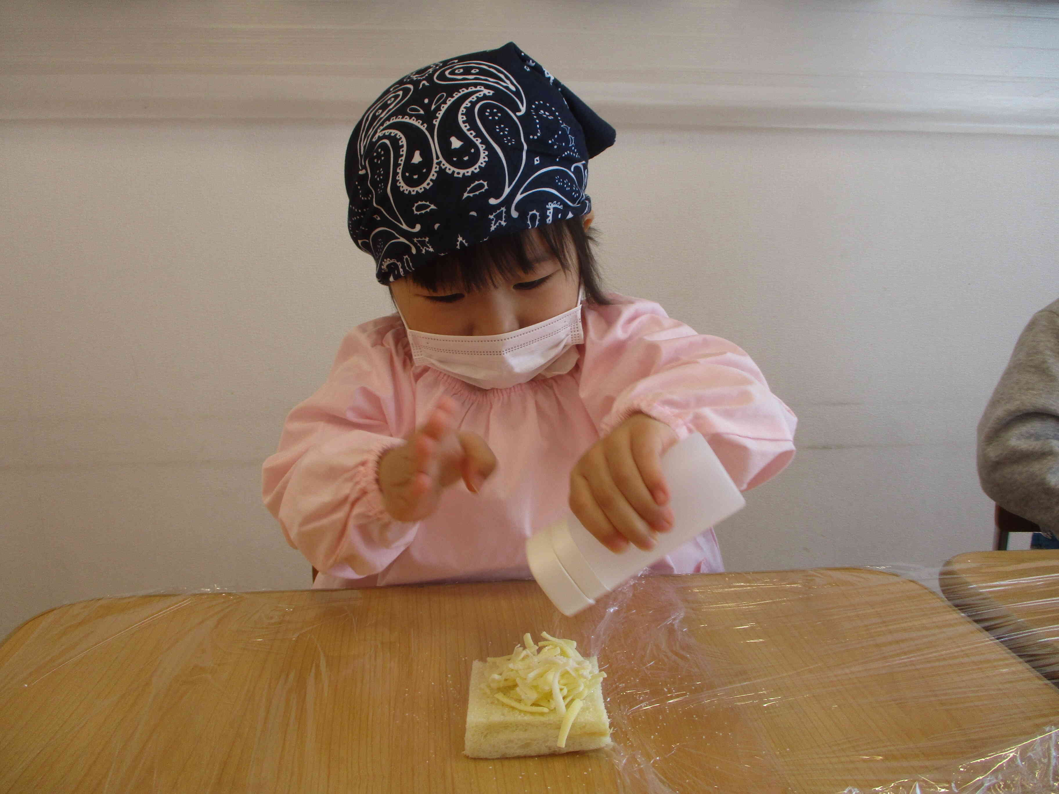 グラニュー糖をふりふり♪