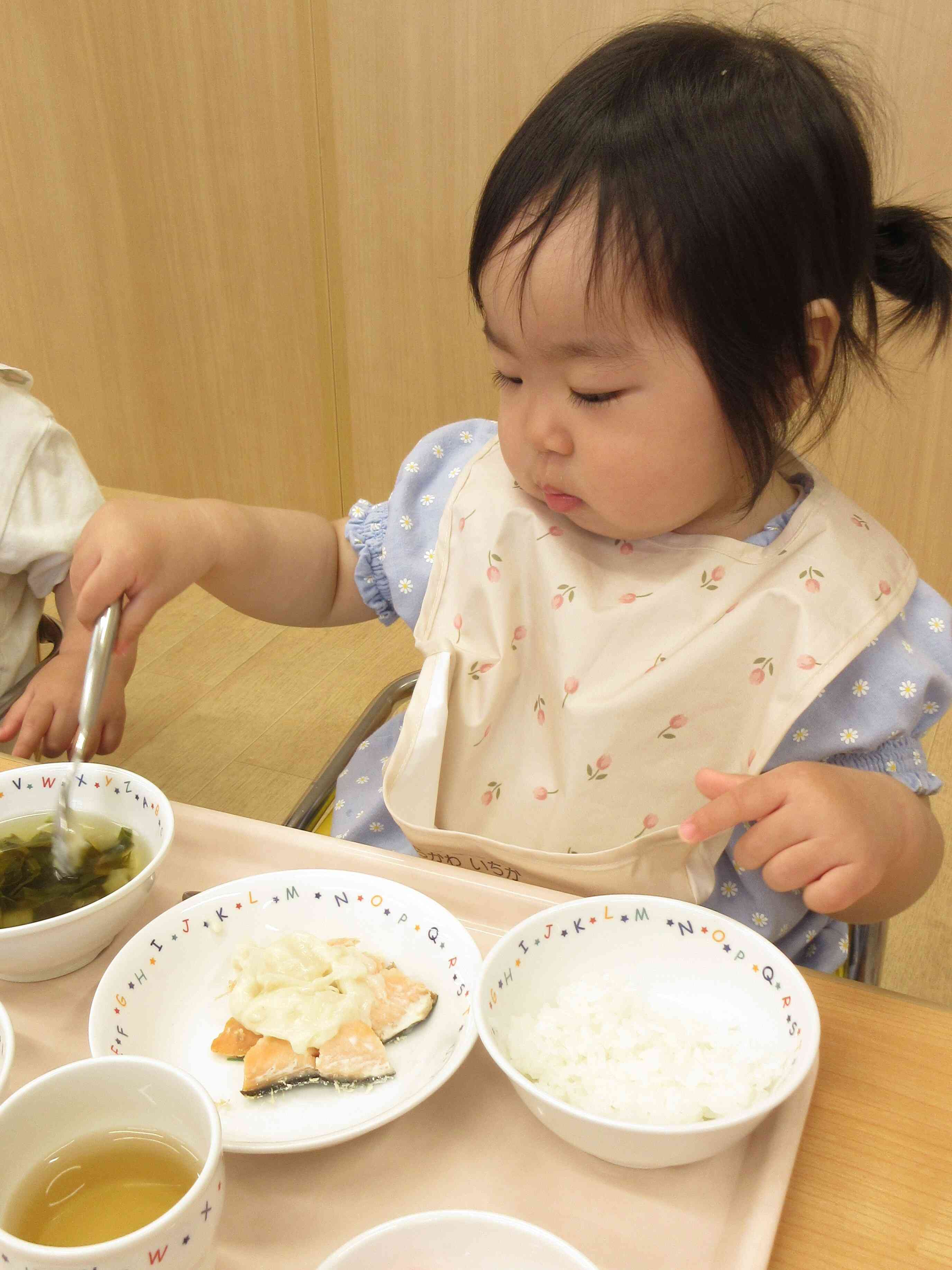 なにから食べようかな