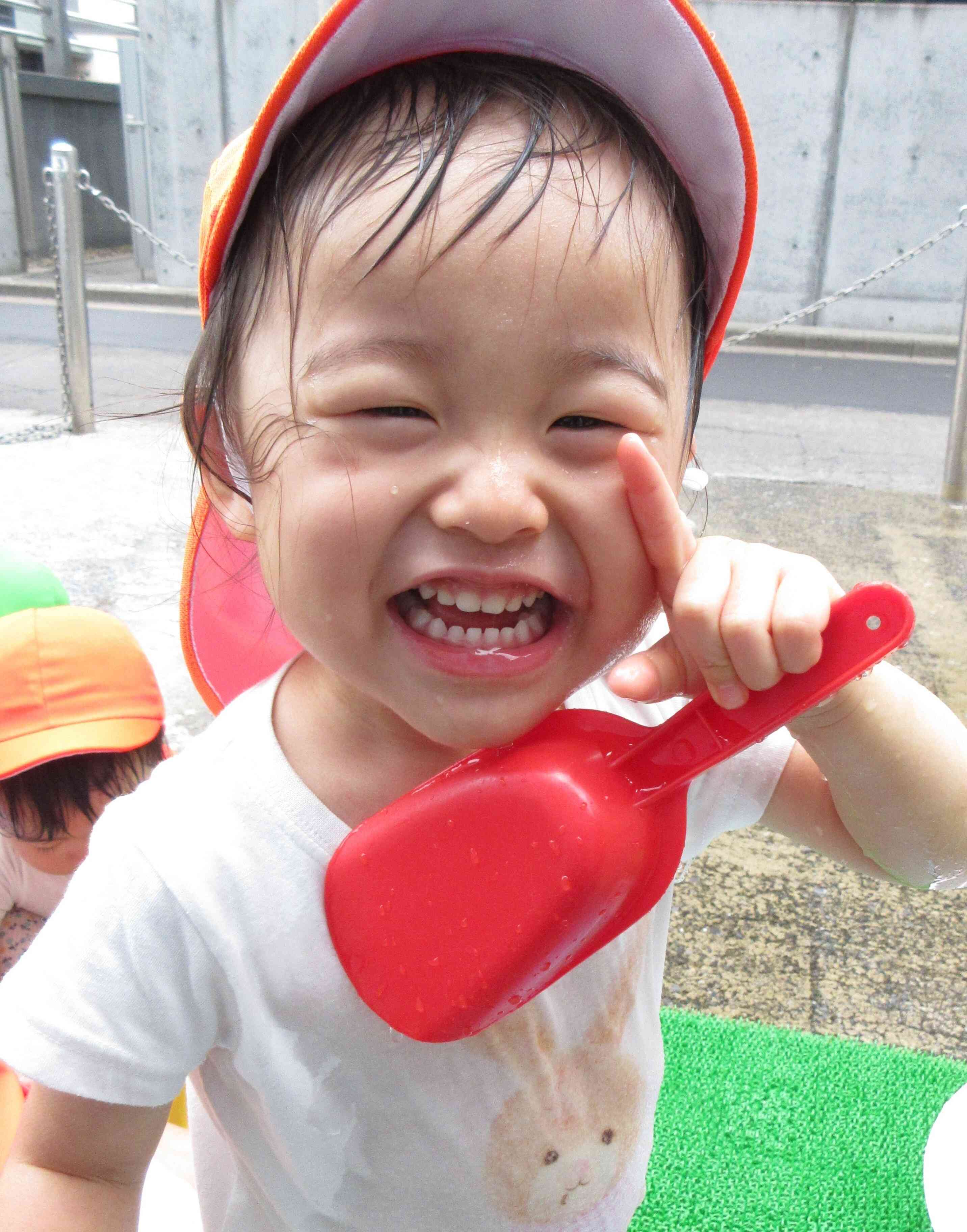 顔にかかっちゃった！
