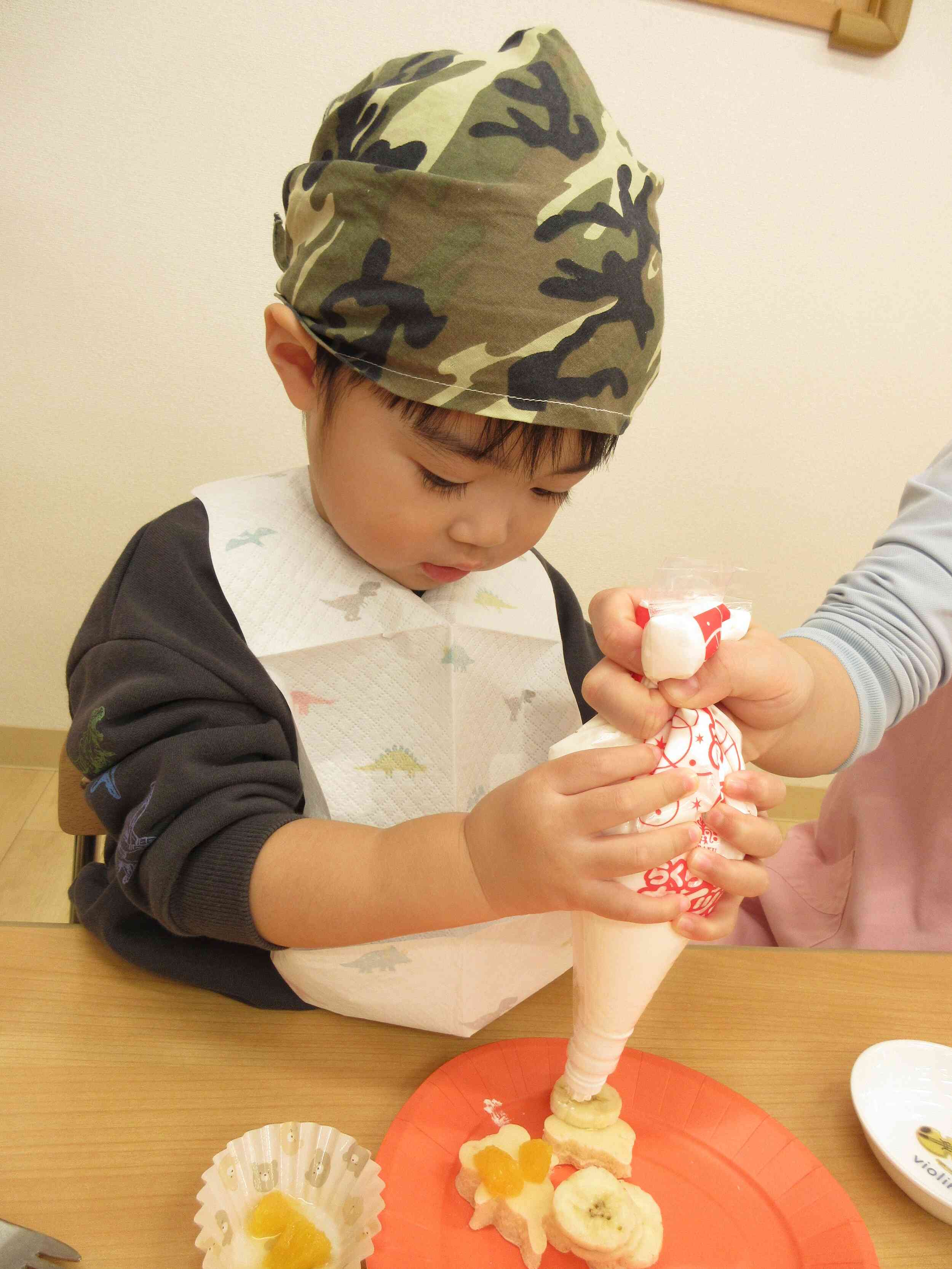 バナナの上にのせよ