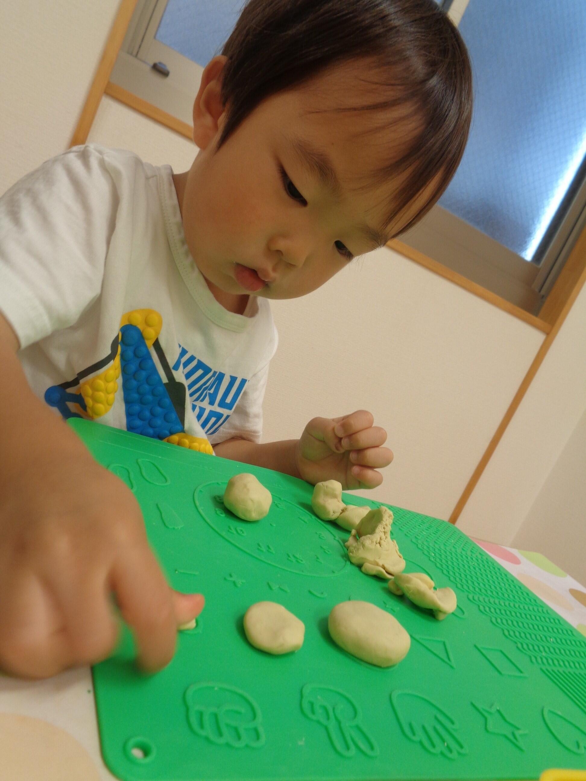 粘土あそびをしました!