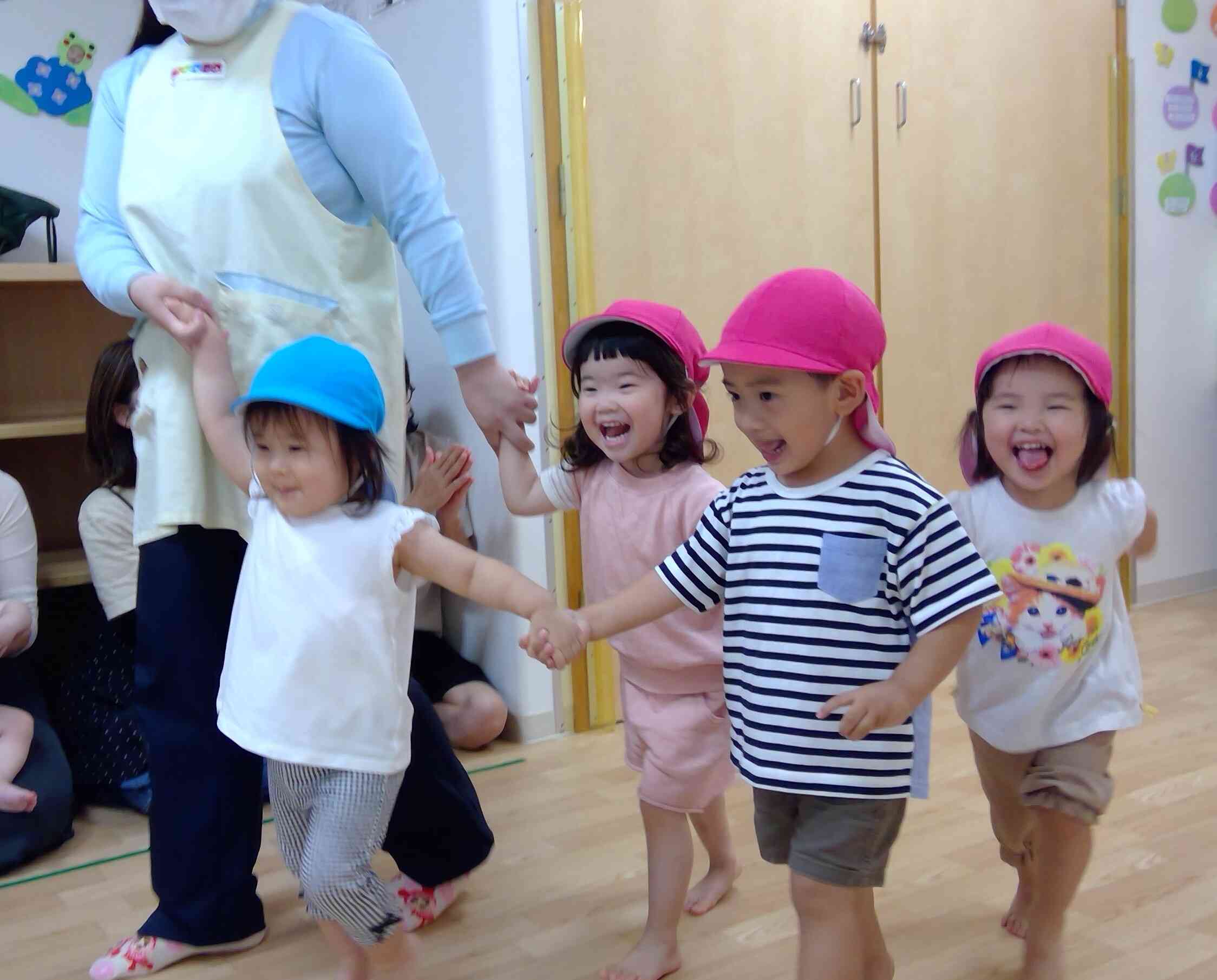 運動会♪みんなで仲良く入場行進をしました＾＾