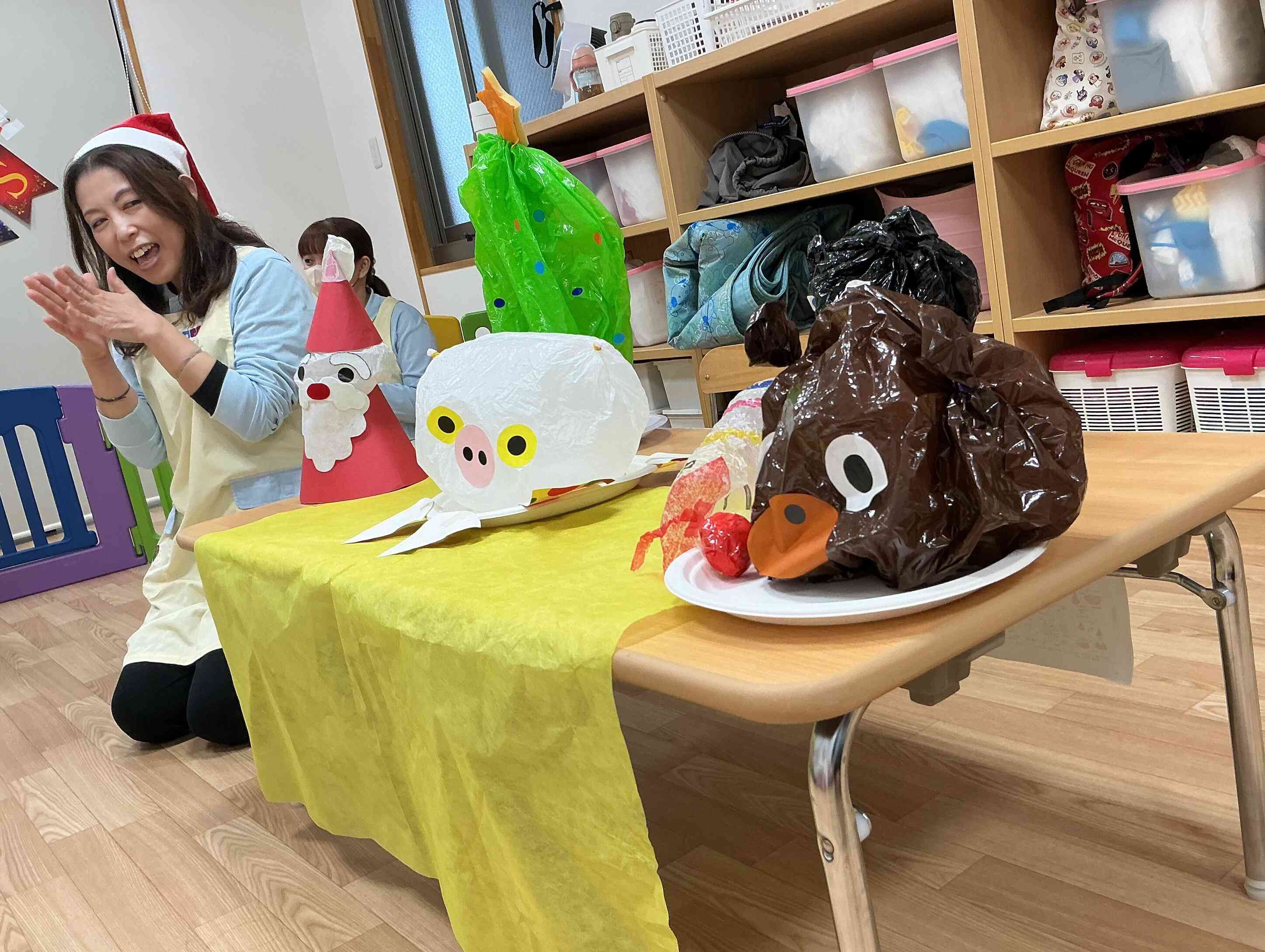 『クリスマスのかくれんぼ』みんな真剣に見入ってましたよ(^^♪