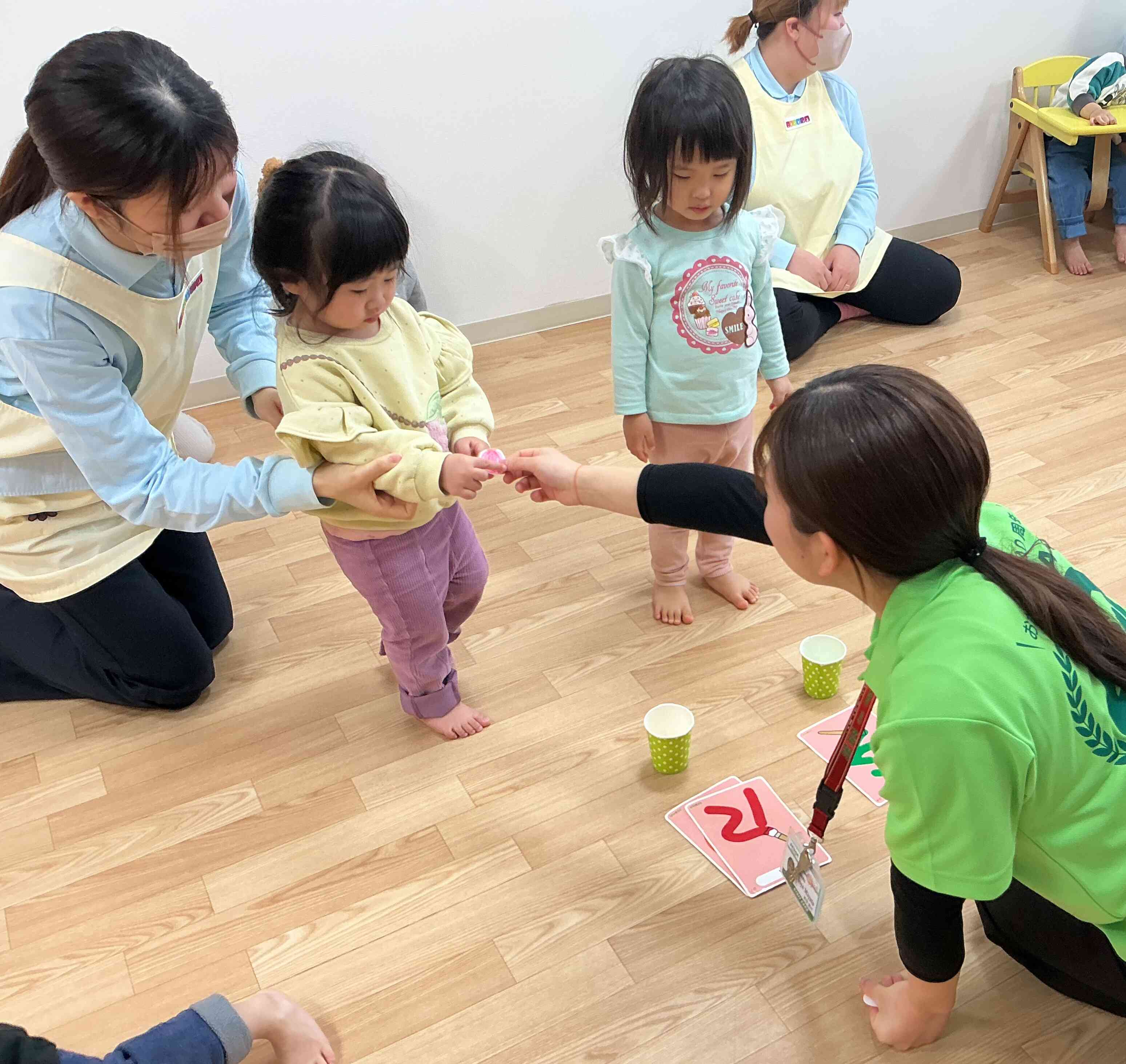 私は赤色のカードに挑戦!(^^)!