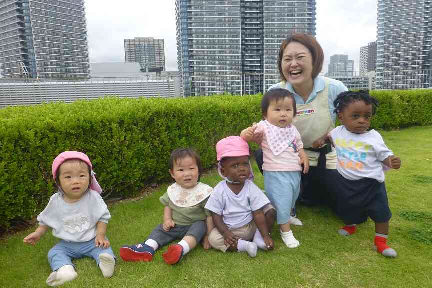 We have friends from many different countries at our nursery school!　保育園には様々な国のお友だちがいます！