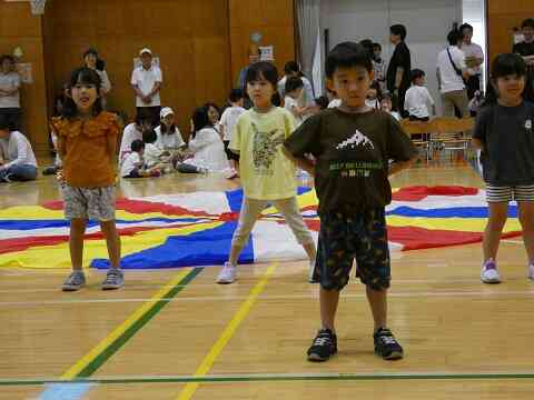 運動会（きりん・ぱんだ組　4・5歳児）パラバルーン