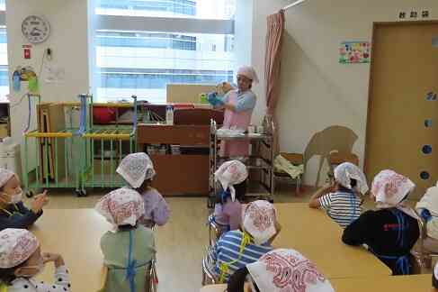 食育　おにぎり作り（以上児組　３・４・５歳児）