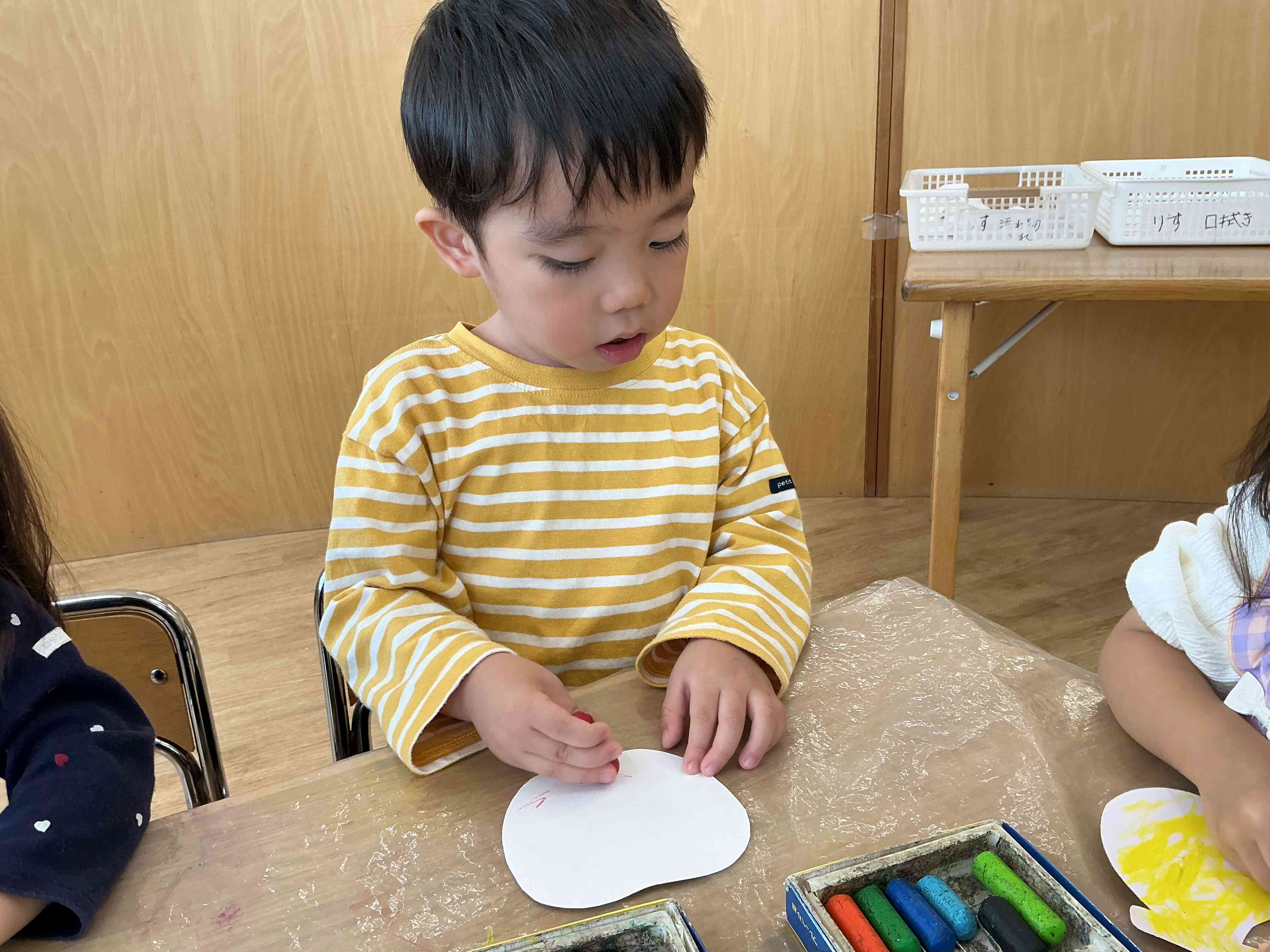 11月の製作(2歳児りす組)