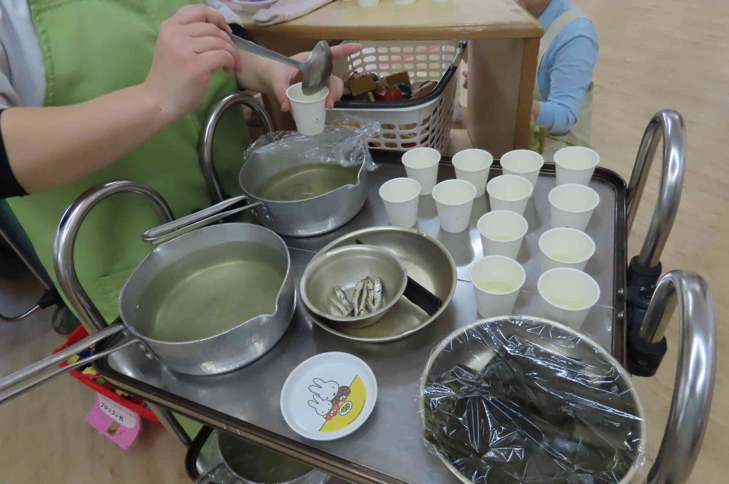 食育「出汁の飲み比べ」（以上児クラス　3.4.5歳児）