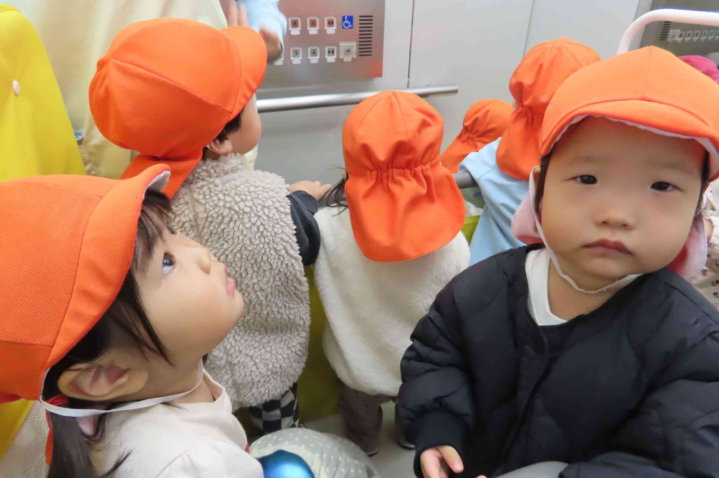 一緒に遊びに行ったよ！！（1歳児あひる組・2歳児りす組）