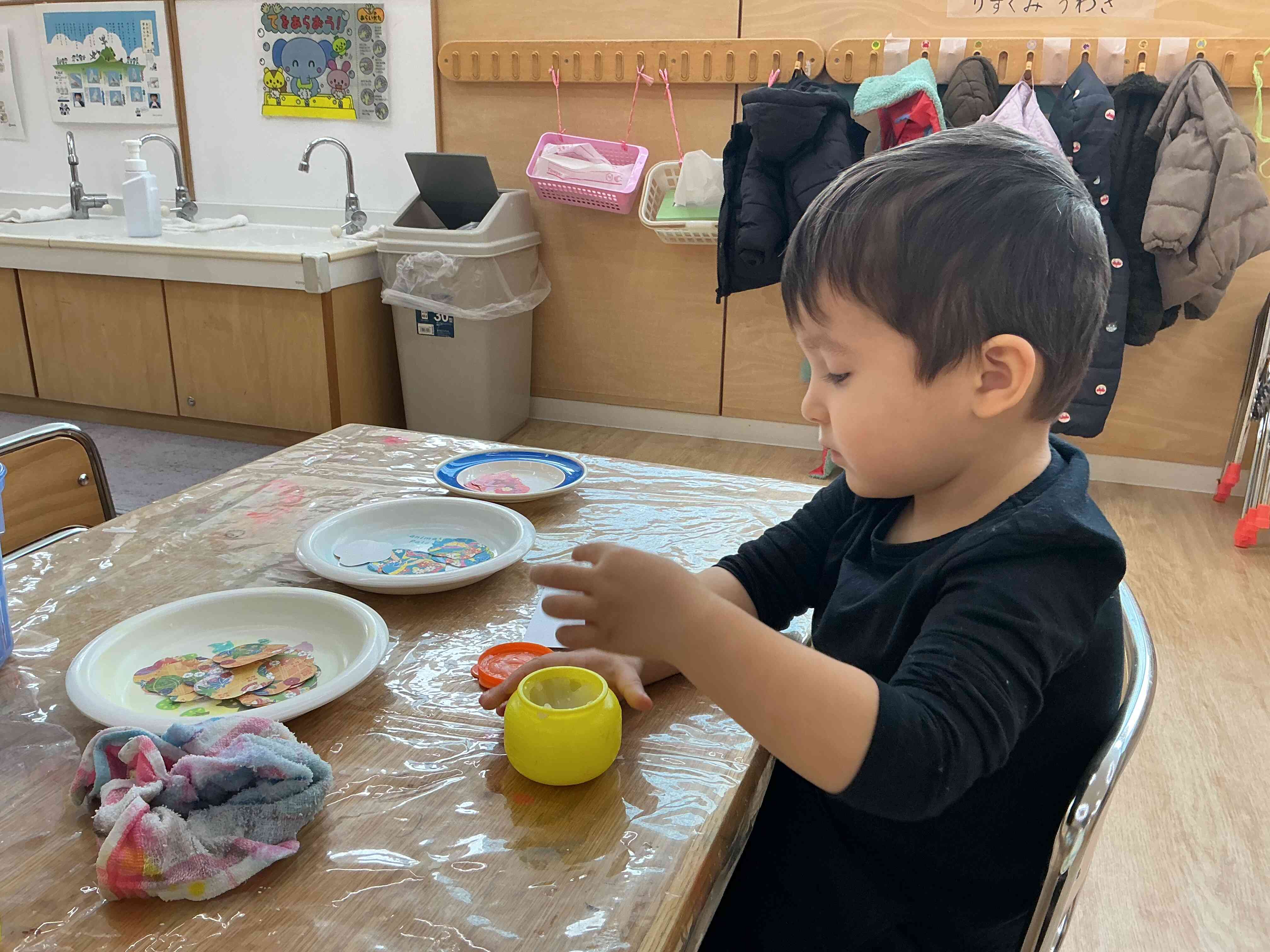 1月の製作(りす組  2歳児)