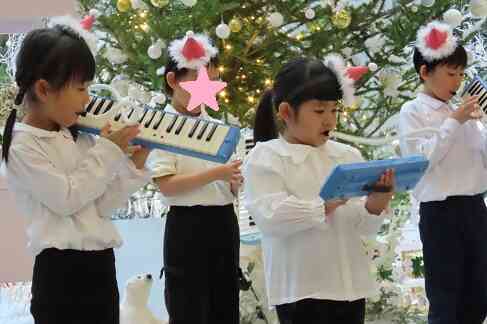 きりん・ぱんだ組さんは合奏と合唱を披露しました