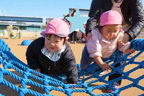 公園遊び(ひよこ組 0歳児)