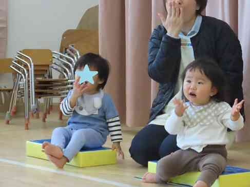 かわいらしいひよこ組(0歳児)さん♡