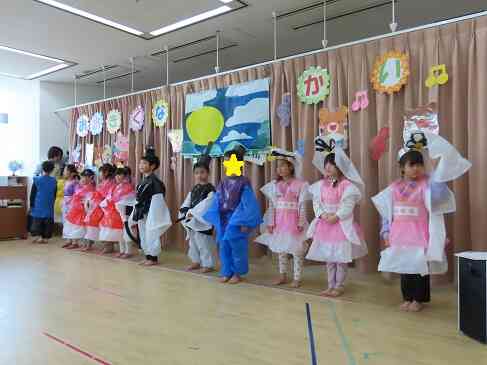 続いてはきりん・ぱんだ組さんの劇遊び「かぐやひめ」です