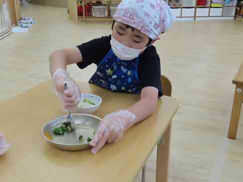 食育(そうめんトッピング)(以上児組 3・4・5歳児)