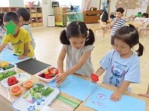 野菜スタンプ（以上児組　３・４・５歳児）