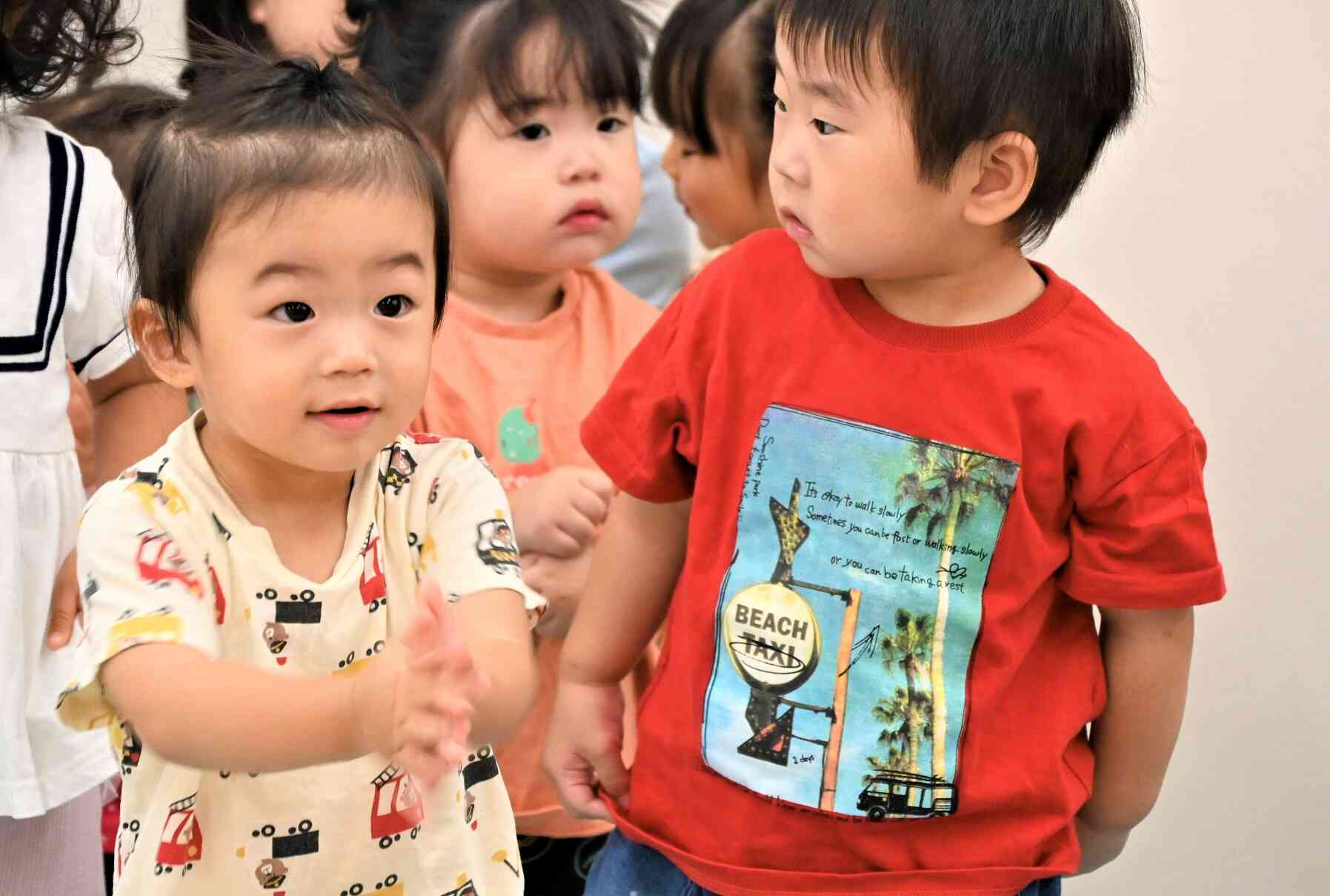 英語の音楽に合わせて♪