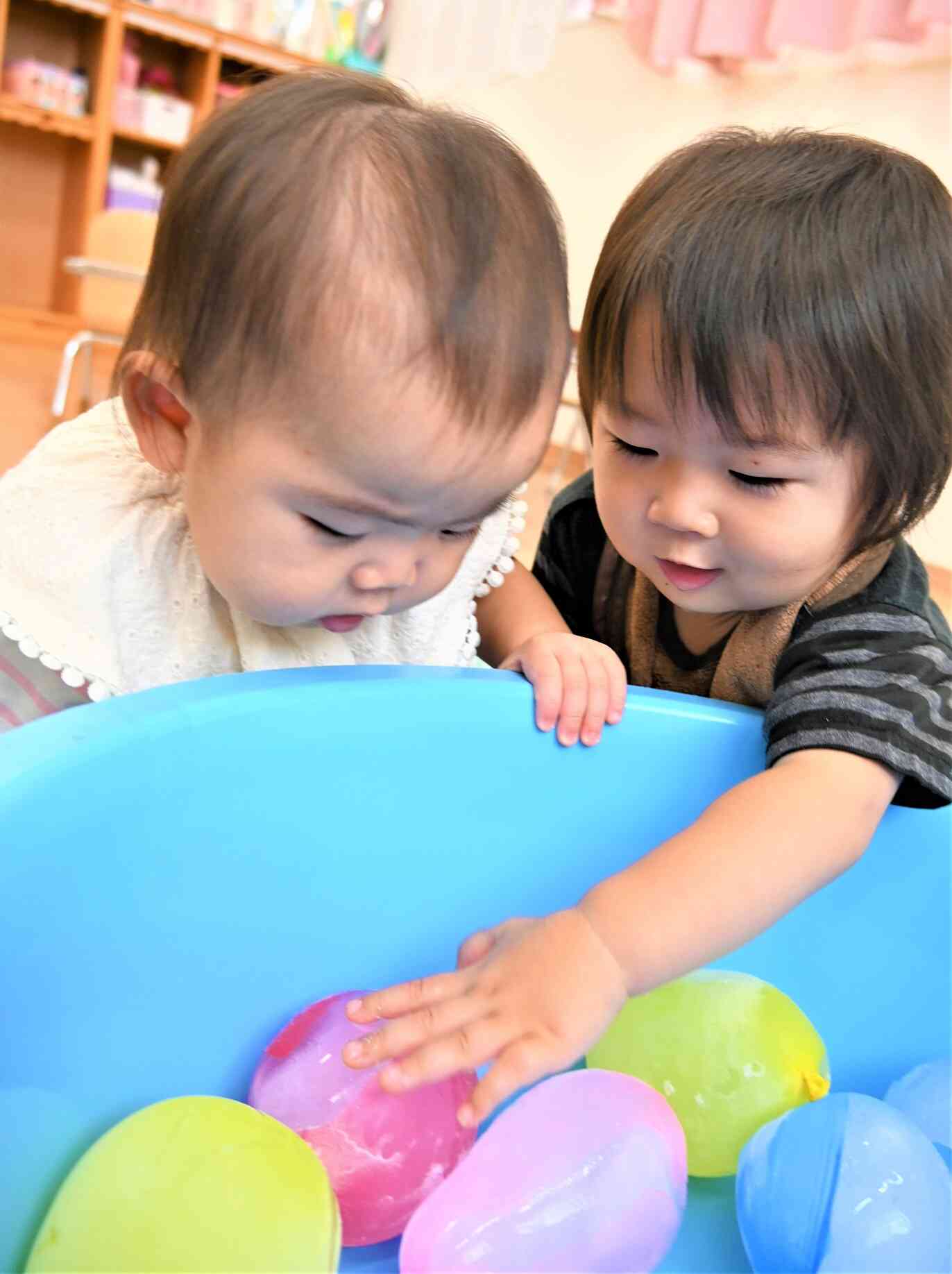 氷遊び☆ひよこぐみ