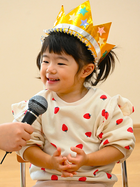 「好きな食べ物なんですか？」「食べ物♡」