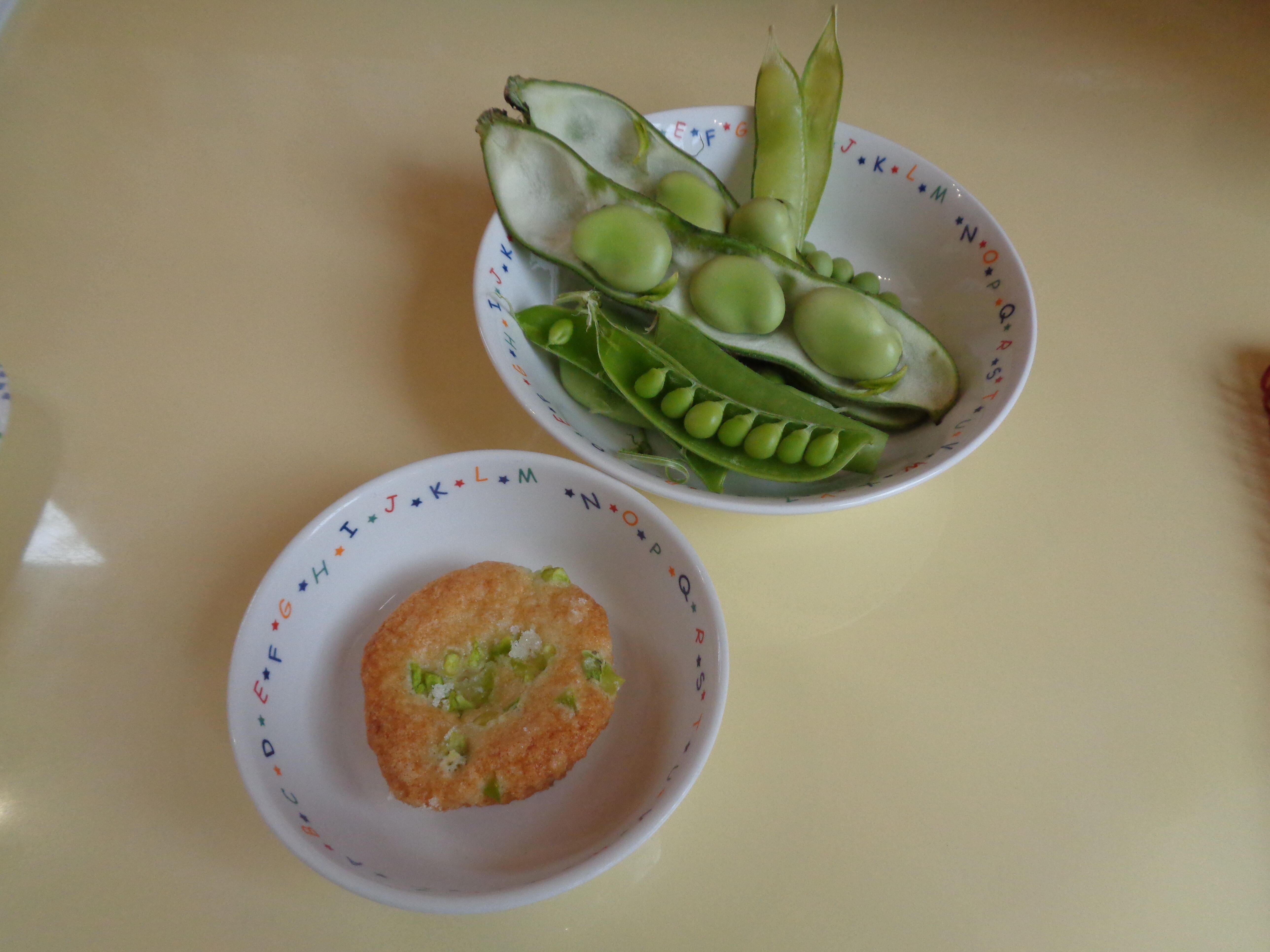 おやつは、そら豆のケーキです！