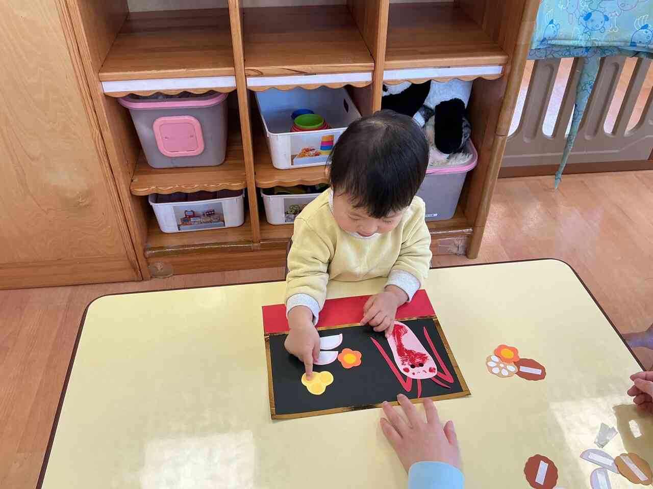 他のパーツに重ならないよう貼っています!