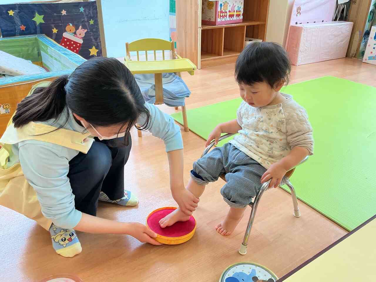 足形をぺったん！！